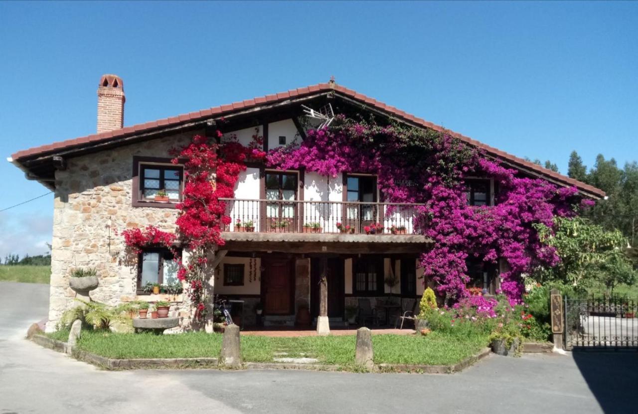 Apartamento, junto al mar Ea Exterior foto