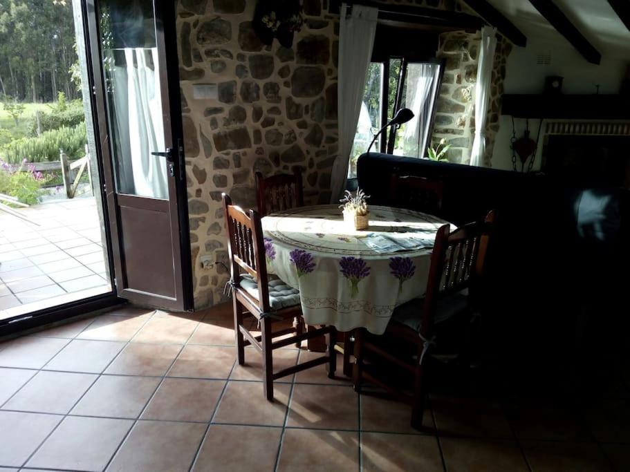 Apartamento, junto al mar Ea Exterior foto