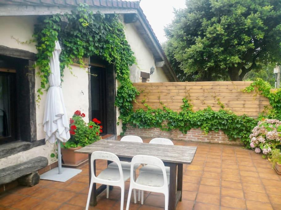 Apartamento, junto al mar Ea Exterior foto