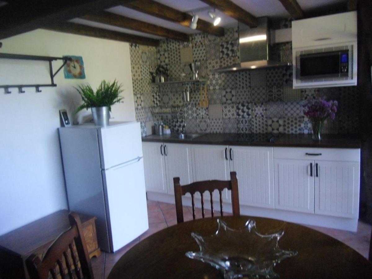 Apartamento, junto al mar Ea Exterior foto